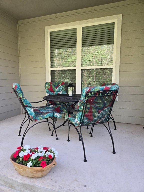 1717 Roseburg Dr, Austin, TX 78754 - view of patio