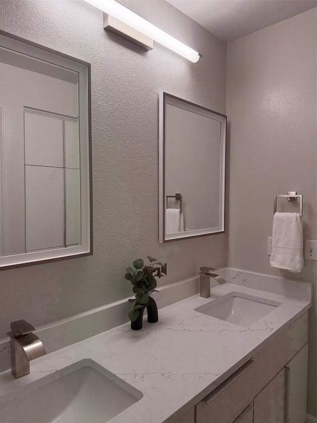 2807 Round Table Rd, Austin, TX 78746 - full bath featuring double vanity