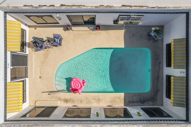 910 Old Stonehedge St, Austin, TX 78746 - aerial view of a pool