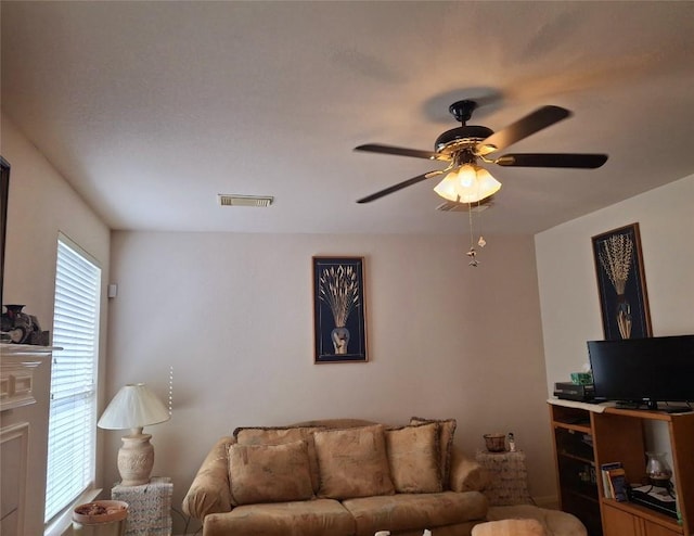 1709 Camas Dr, Austin, TX 78728 - living area featuring a ceiling fan