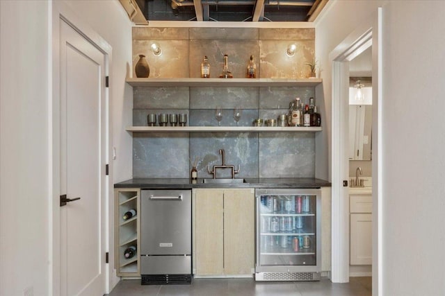 1905 Big Horn Dr, Austin, TX 78734 - indoor wet bar featuring beverage cooler and decorative backsplash
