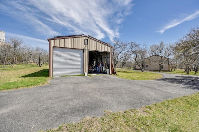 view of detached garage