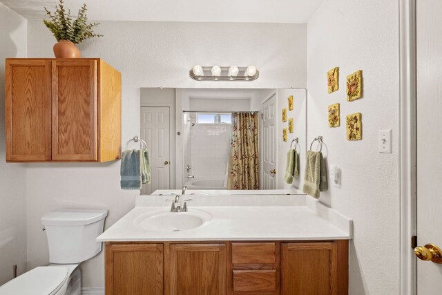 3919 Haleys Way, Round Rock, TX 78665 - full bath featuring toilet, vanity, and shower / bath combo with shower curtain