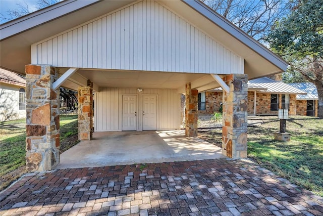 207 Lasso St, Horseshoe Bay, TX 78657 - view of front of house with stone siding