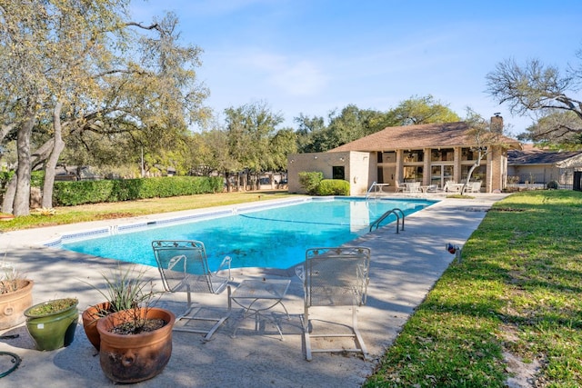 8113 W Ct, Austin, TX 78759 - community pool with a patio and a yard