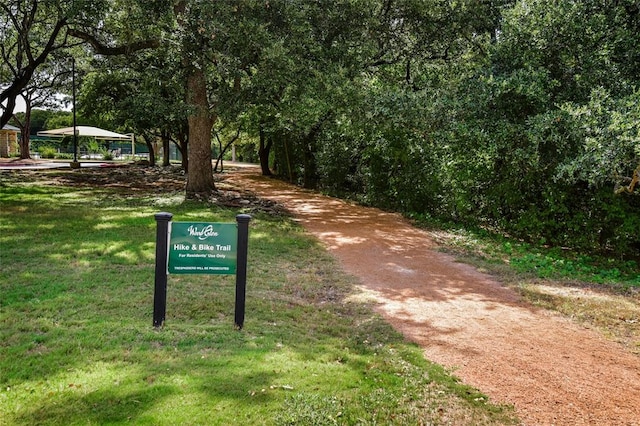 2004 Wood Glen Dr, Round Rock, TX 78681 - view of property's community featuring a yard