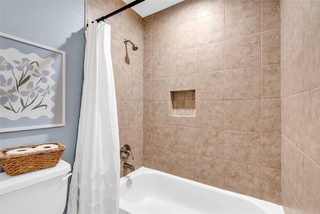 704 Firethorn Ln, Round Rock, TX 78664 - full bath with shower / bath combo with shower curtain and toilet
