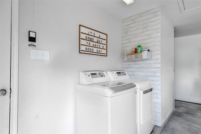 704 Firethorn Ln, Round Rock, TX 78664 - laundry area featuring washing machine and clothes dryer