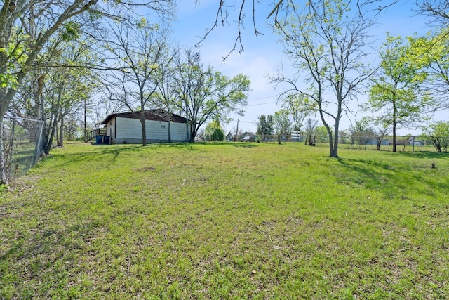 405 E Browning St, Manor, TX 78653 - view of yard