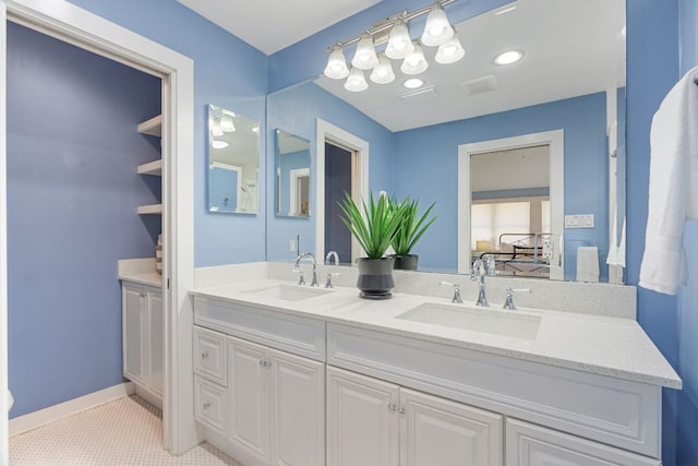 4419 Sinclair Ave, Austin, TX 78756 - ensuite bathroom featuring double vanity