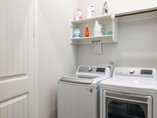 19232 Burrowbridge Rd, Pflugerville, TX 78660 - washroom with washing machine and dryer