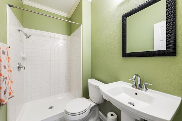 1406 Hunter Ace Way, Cedar Park, TX 78613 - full bath featuring crown molding, toilet, a tile shower, a textured wall, and a sink
