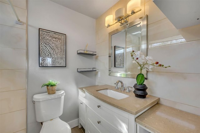 3510 Oak Springs Dr, Austin, TX 78721 - bathroom featuring vanity and toilet