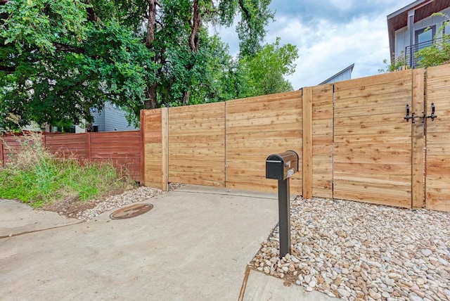 921 Walter St Unit 2, Austin, TX 78702 - photo 2