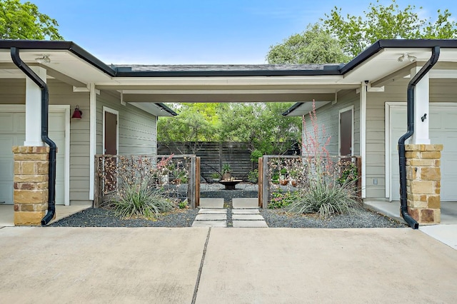 510 W 22nd St, Georgetown, TX 78626 - view of patio with fence