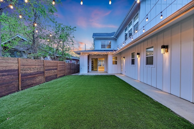 1811 Cedar Ave, Austin, TX 78702 - view of yard at dusk