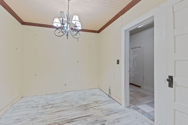 18309 Lake Oaks Dr, Jonestown, TX 78645 - spare room with a chandelier and crown molding