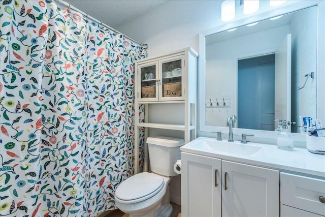 8614 Croydon Loop, Austin, TX 78748 - full bathroom with vanity and a shower with shower curtain
