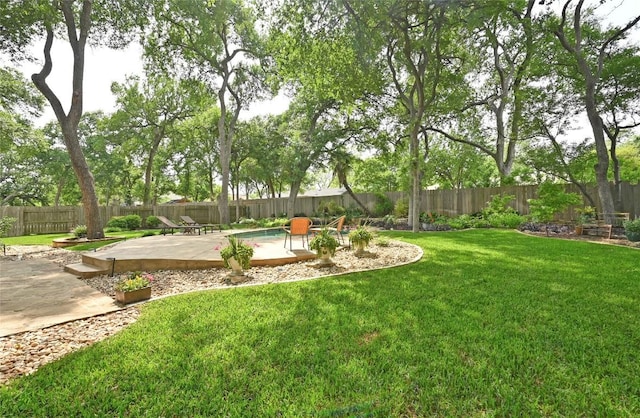 view of yard with a patio area