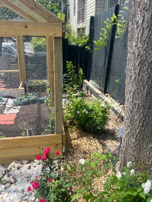 1704 W Ave Unit 108, Austin, TX 78701 - view of yard with fence
