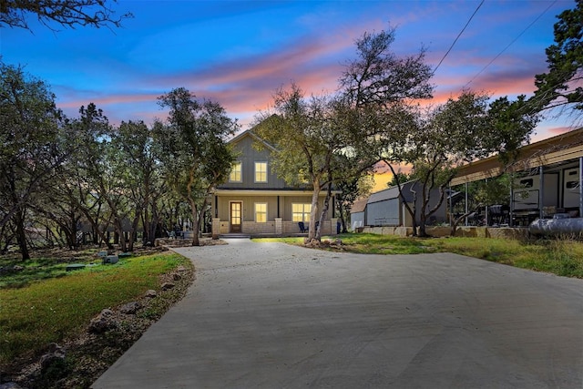 view of front of property featuring covered porch