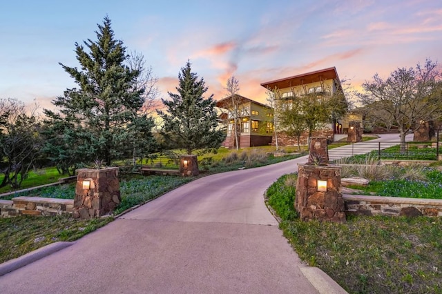 8700 Crest View Rd, Austin, TX 78737 - surrounding community with driveway