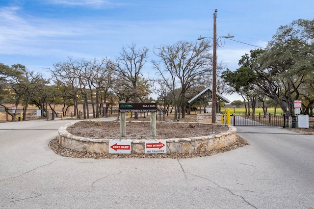 20807 Boggy Ford Rd, Lago Vista, TX 78645 - surrounding community featuring a gate