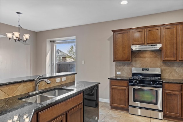 1628 Hidden Springs Path, Round Rock, TX 78665 - kitchen with gas stove, under cabinet range hood, black dishwasher, a sink, and decorative backsplash