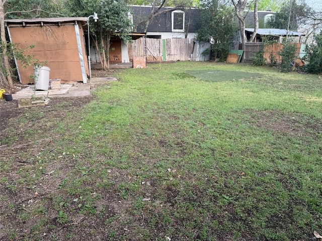 6300 Hickman Ave, Austin, TX 78723 - view of yard