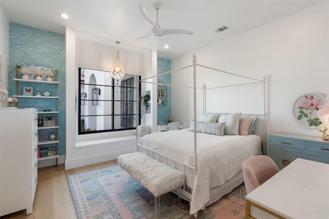 bedroom with recessed lighting, light wood-style flooring, visible vents, and a ceiling fan
