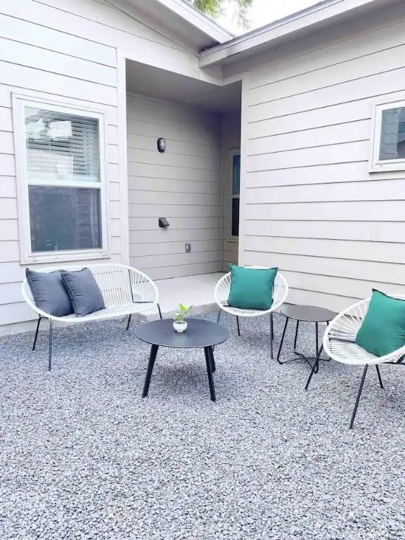 2012 Willow St Unit B, Austin, TX 78702 - view of patio / terrace