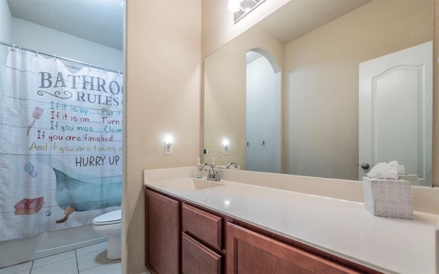 8021 Arezzo Dr, Round Rock, TX 78665 - full bath featuring toilet, vanity, tile patterned floors, and shower / tub combo with curtain