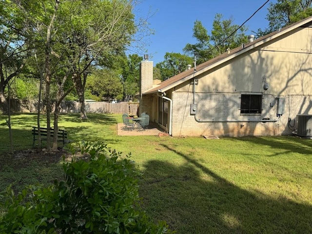11202 Balcones Woods Cv, Austin, TX 78759 - view of yard featuring a patio