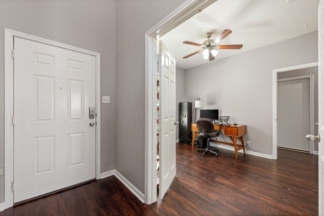 2125 Conner Dr, New Braunfels, TX 78130 - foyer entrance featuring wood finished floors, baseboards, and ceiling fan