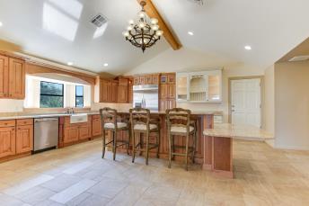116 Courtside Way, Spicewood, TX 78669 - photo 10