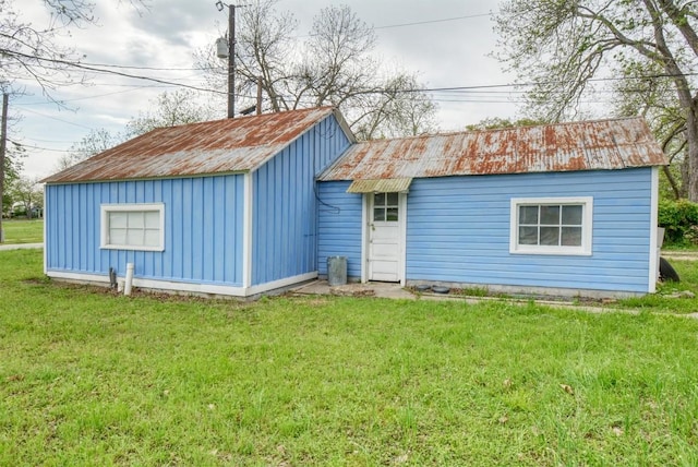 501 Burleson St, Smithville, TX 78957 - view of outbuilding