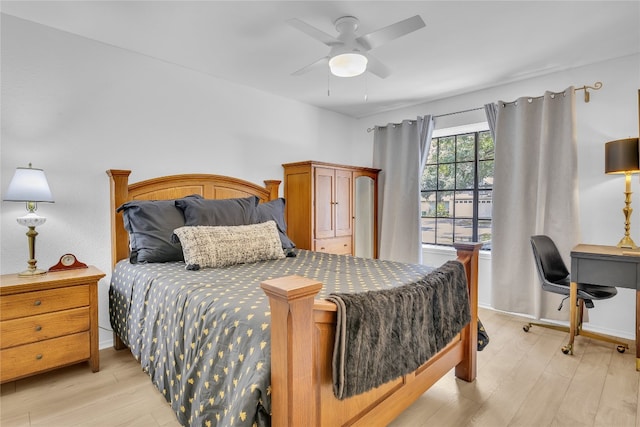 9831 Briar Ridge Dr, Austin, TX 78748 - bedroom featuring light wood-style floors, ceiling fan, and an office area
