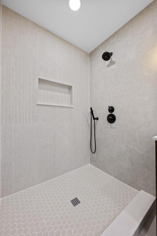 11305 Songbird Cv, Austin, TX 78750 - full bath featuring tiled shower