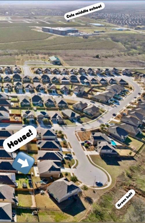 bird's eye view with a residential view