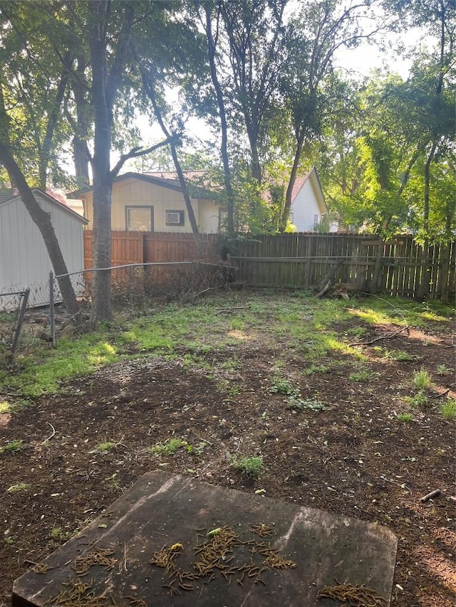 410 Railroad St, San Marcos, TX 78666 - view of fenced backyard