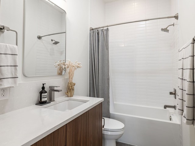 1510 Bellaire Dr, Austin, TX 78741 - full bathroom with vanity and shower / tub combo