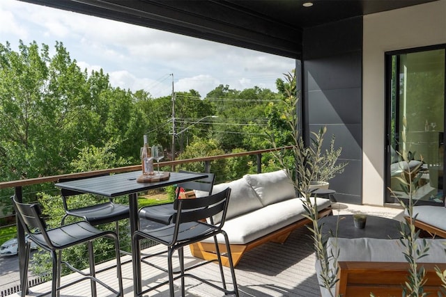 1510 Bellaire Dr, Austin, TX 78741 - balcony with an outdoor living space