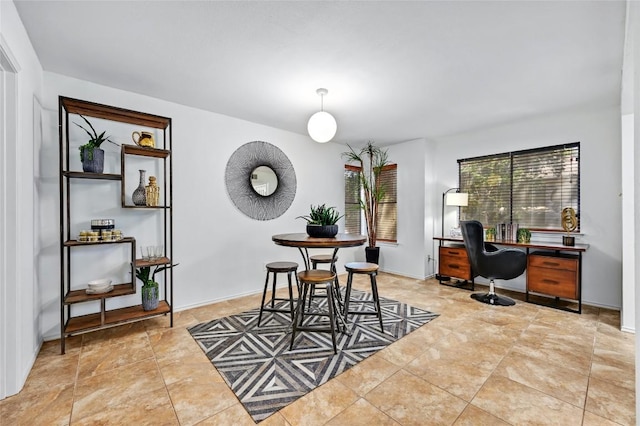 13109 New Boston Bnd, Austin, TX 78729 - dining space with a desk
