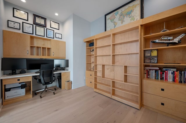 555 E 5th St Unit 2906, Austin, TX 78701 - office space with light wood-style flooring, built in study area, and recessed lighting