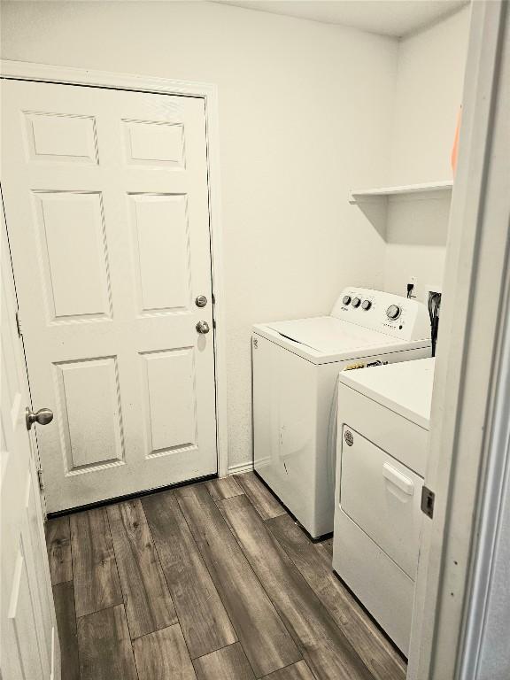 1124 Velvet Ct, Troy, TX 76579 - laundry area featuring separate washer and dryer and dark wood-type flooring
