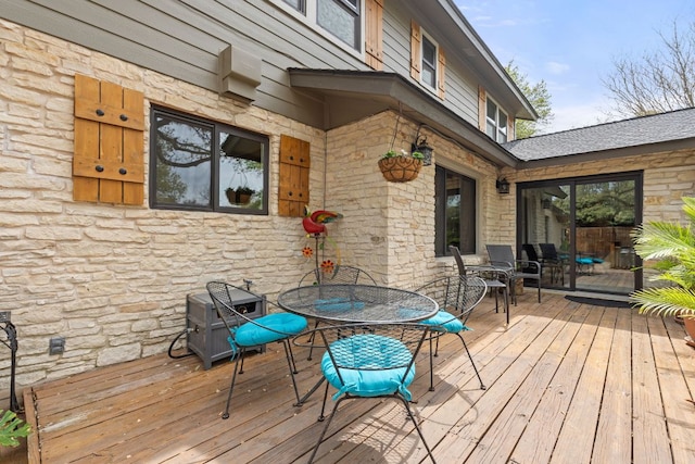 2906 Quail Run Dr, Round Rock, TX 78681 - wooden terrace with outdoor dining space