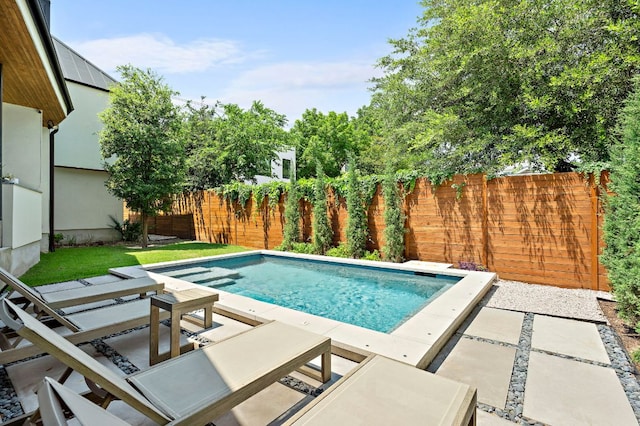 2116 Kenwood Ave, Austin, TX 78704 - view of pool featuring a fenced backyard and a patio area