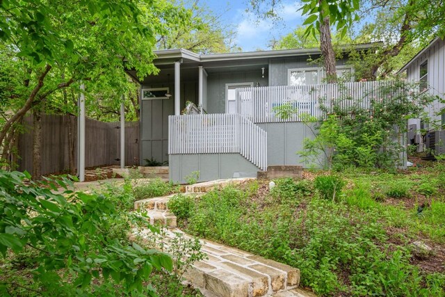 2007 Alameda Dr, Austin, TX 78704 - view of front of home