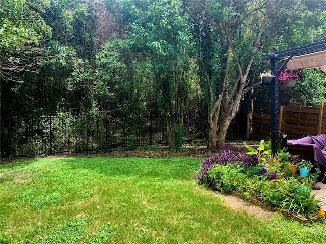 2101 Rivers Edge Way Unit 17, Austin, TX 78741 - view of yard featuring a view of trees