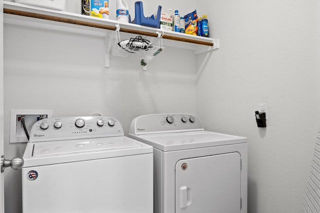 200 Callahan Ln, Leander, TX 78641 - washroom featuring laundry area and washer and clothes dryer